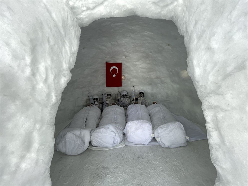 Komandoların Kars'ın karlı dağlarında zorlu eğitimi❄️⛷️🗻 - Resim: 88