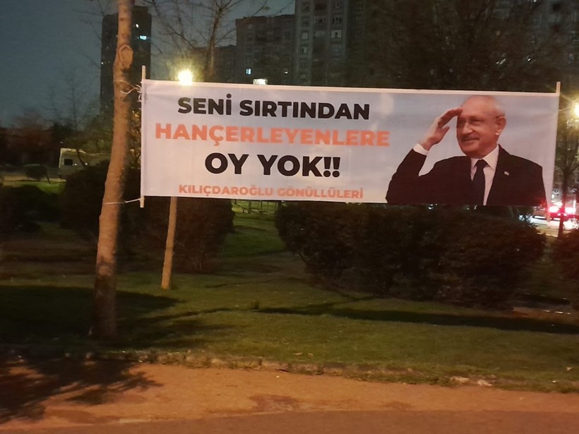 Kemal Kılıçdaroğlu destekçileri İstanbul'da Ekrem İmamoğlu'na karşı afiş hareketi başlattı - Resim : 5