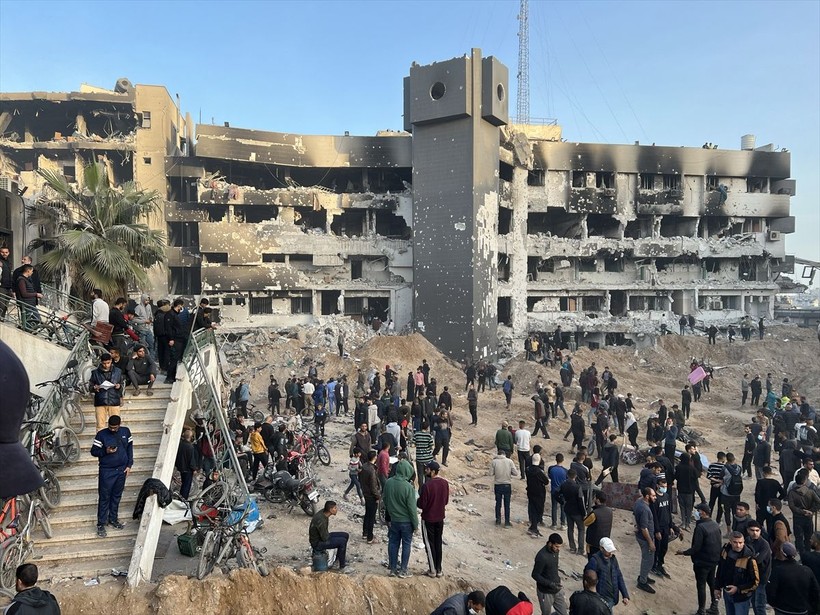 Soykırımcı İsrail ordusu, Şifa Hastanesi'ni yerle bir ettikten sonra çekildi - Resim: 64