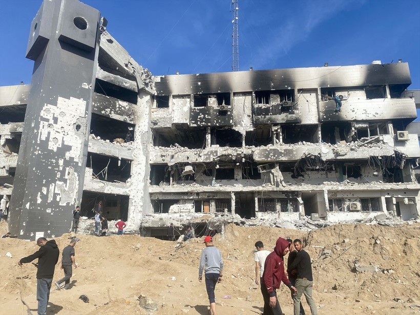 Soykırımcı İsrail ordusu, Şifa Hastanesi'ni yerle bir ettikten sonra çekildi - Resim: 57