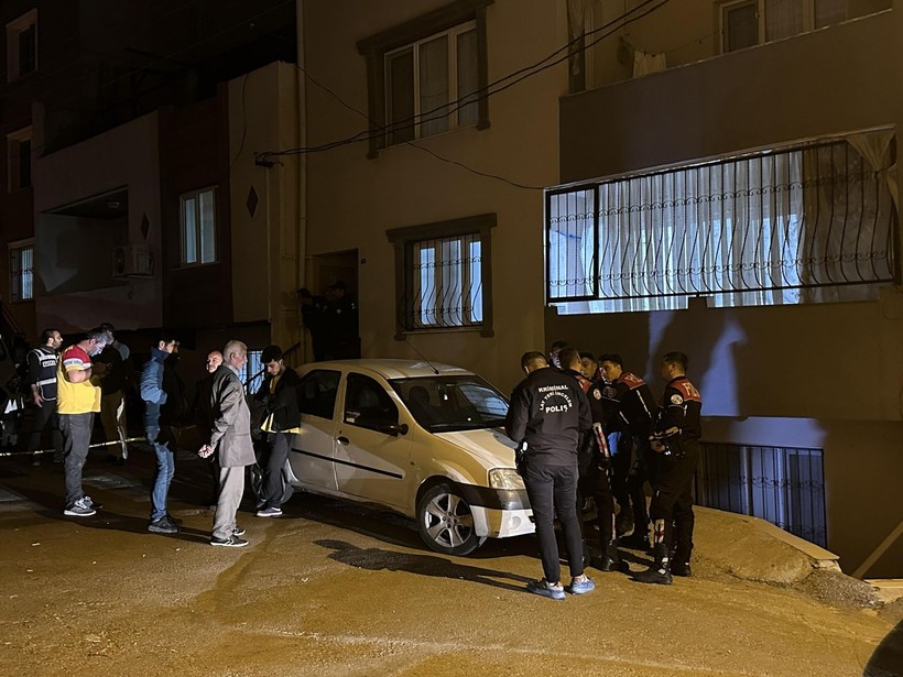 İzmir’de baba vahşeti: Eşi barışmayı kabul etmeyince 2 çocuğu ile kendisini vurdu: 1 ölü, 2 yaralı - Resim: 3