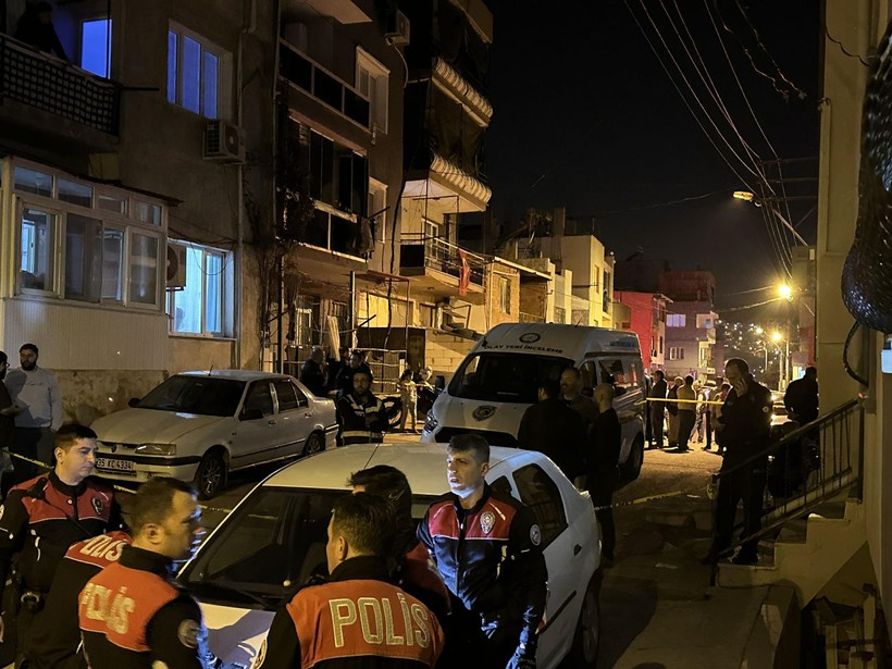 İzmir’de baba vahşeti: Eşi barışmayı kabul etmeyince 2 çocuğu ile kendisini vurdu: 1 ölü, 2 yaralı - Resim: 2