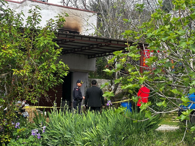 Mersin'de bir ailenin sır ölümü! Cesetleri yanık halde bulundu - Resim: 13