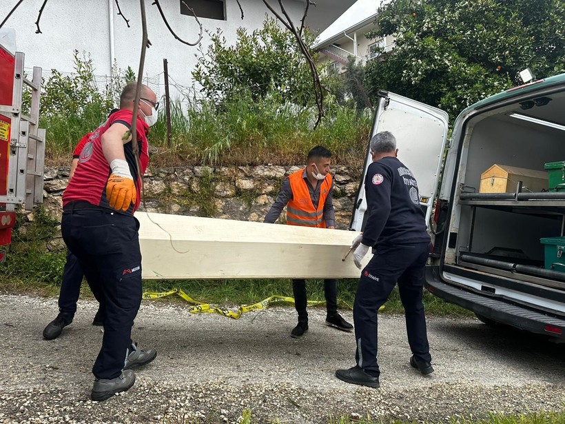 Mersin'de bir ailenin sır ölümü! Cesetleri yanık halde bulundu - Resim: 14