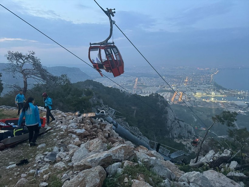 Son Dakika: Antalya'daki teleferik kazasında ön rapor hazırlandı, 12 şüpheli adliyeye sevk edildi - Resim: 1