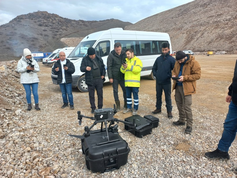 Son Dakika: Erzincan İliç'teki maden faciasında bir işçinin daha cansız bedenine ulaşıldı - Resim : 2