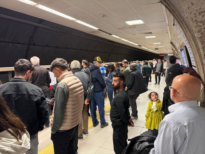 Üsküdar-Samamdıra Metrosu'ndaki kaza kaynaklı arıza 50 saattir giderilmedi - Resim: 8