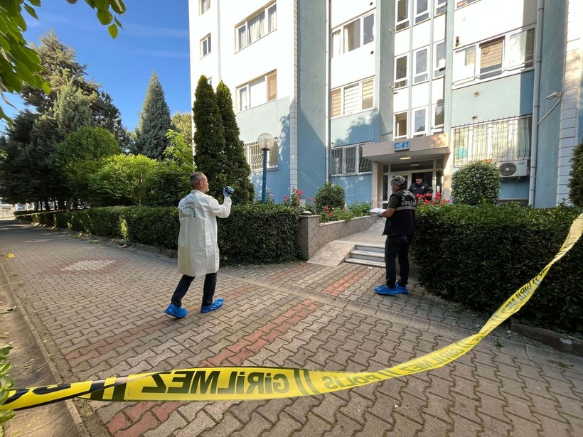 Emekli astsubay komşusuna pusu kurup ailesinin önünde kurşun yağdırdı - Resim: 12