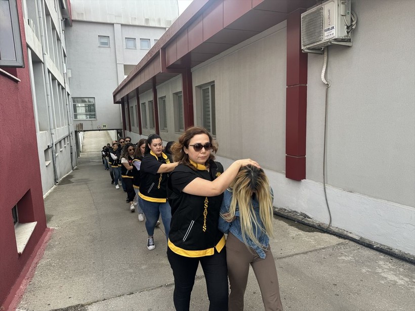Sapkınlığın böylesi! Küçücük masum çocukların çıplak fotoğraflarıyla para kazandılar - Resim: 1