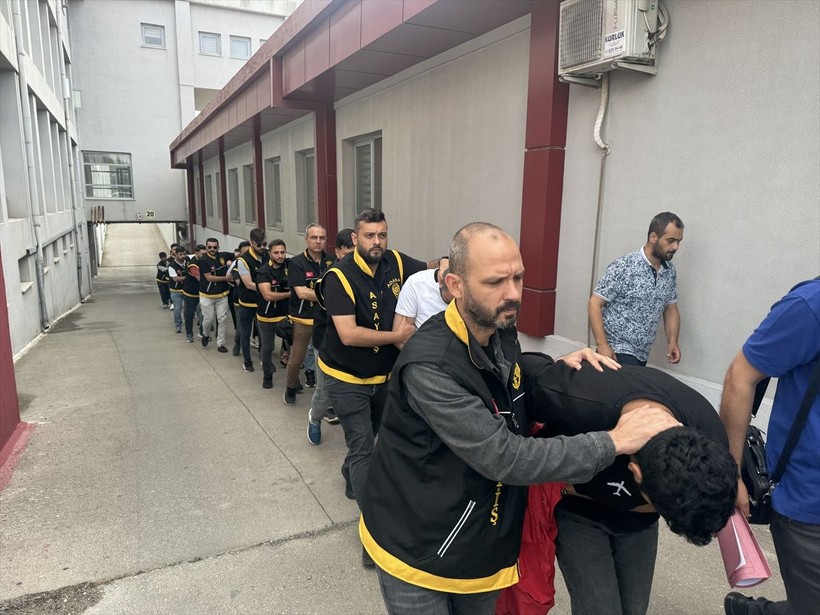 Sapkınlığın böylesi! Küçücük masum çocukların çıplak fotoğraflarıyla para kazandılar - Resim: 3