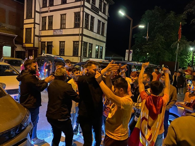 Türkiye'nin dört bir yanında yaşayan vatandaşlar, Galatasaray'ın şampiyonluğunu kutladı - Resim: 48