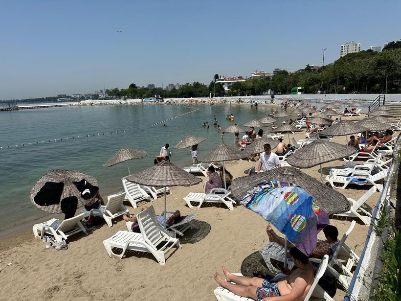 Bir yanda Üsküdar bir yanda Caddebostan! İstanbullular denizlere akın etti - Resim: 10