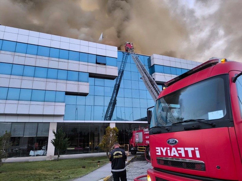 Son Dakika: Afyonkarahisar'da beş yıldızlı termal otelde yangın - Resim: 4
