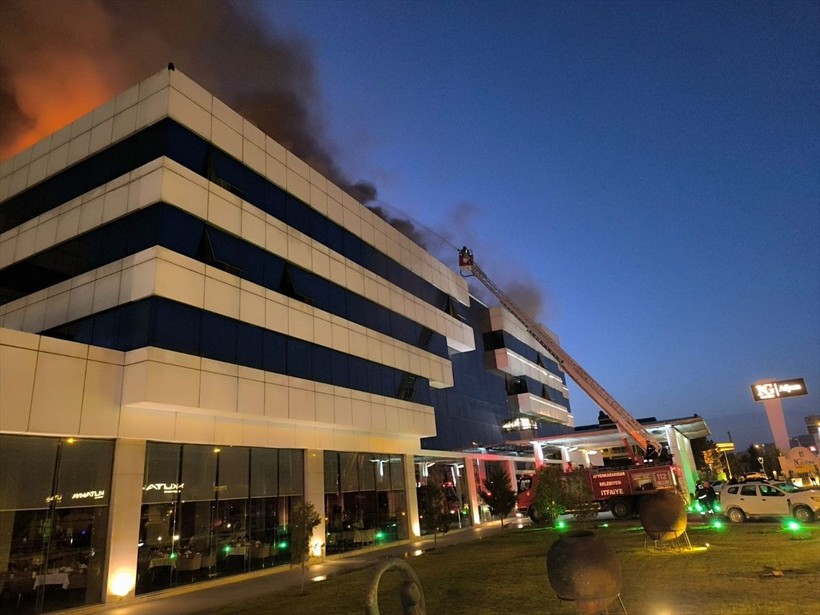 Son Dakika: Afyonkarahisar'da beş yıldızlı termal otelde yangın - Resim: 5