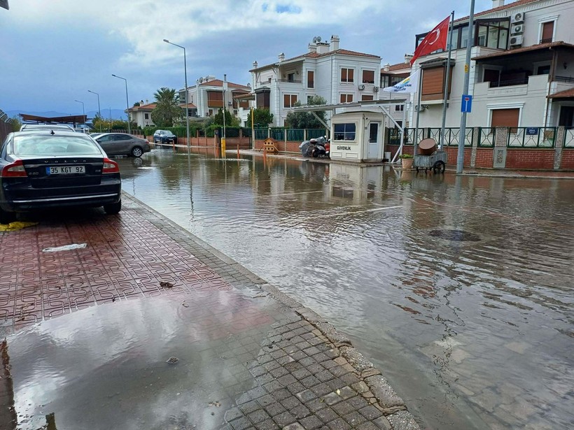 "İzmir'de olası bir depremde deniz kentin içine girecek" - Resim: 7