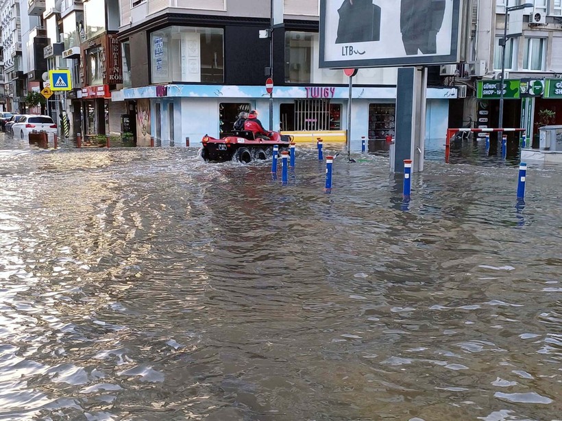 "İzmir'de olası bir depremde deniz kentin içine girecek" - Resim: 9