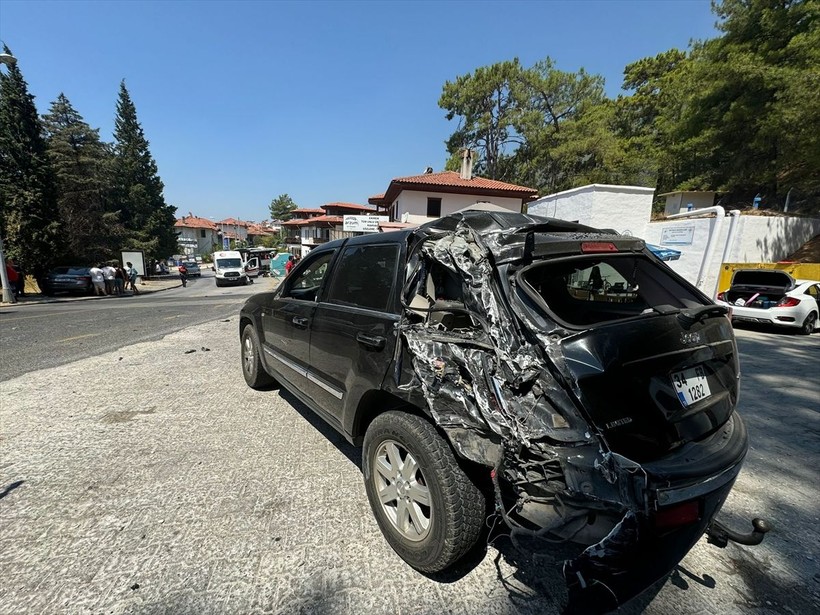 Muğla'da can pazarı! Günübirlik tatilcileri taşıyan tur otobüsünün freni patladı: 2 ölü, 32 yaralı - Resim: 19