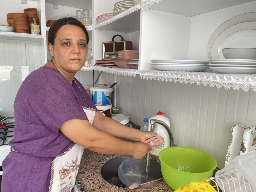 Depremzede esnafın konteynerine giren hırsız içli köfte yiyip, bulaşıkları yıkadı - Resim: 4