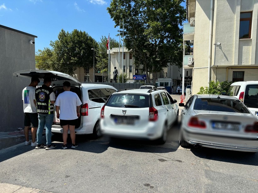 Beykoz'da asker eğlencesi için tüneli trafiğe kapatıp diğer vatandaşları mağdur eden 7 kişi yakalandı - Resim: 9