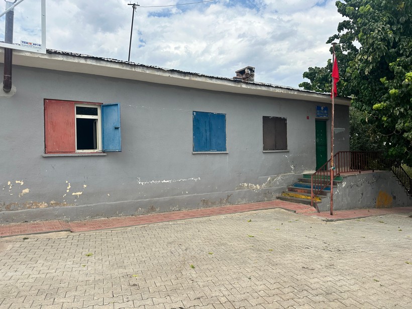 Narin'in okulunda sessizlik hakim: Sıralar boş kaldı - Resim : 5
