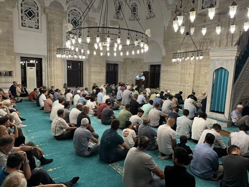 Türkiye'nin dört bir yanında Mevlit Kandili dualarla idrak edildi - Resim: 11