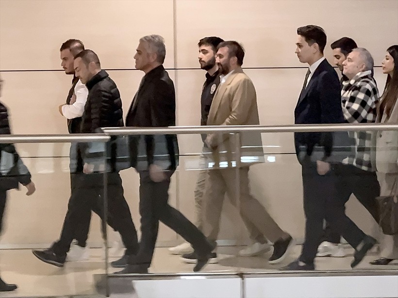 Serdar Ortaç adliyeye sevk edildi: Ayakta durmakta zorluk çekti! - Resim : 1