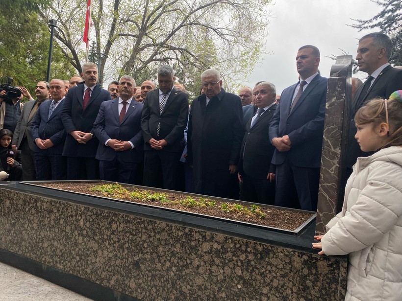Alparslan Türkeş, vefatının 28'inci yıl dönümünde anıldı - Resim : 1