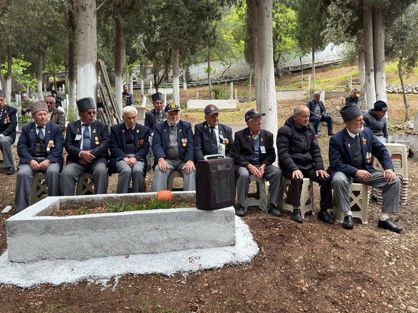 Gazi olduğunu cenazesinde öğrendiler: Manisa'da Kıbrıs gazisine hüzünlü veda - Resim : 1