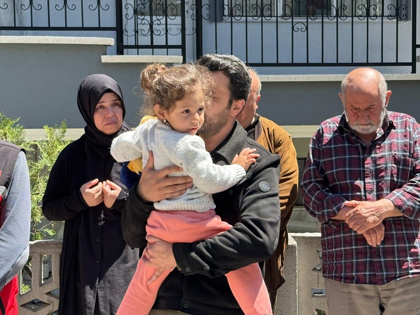 Pençe Operasyonu bölgesinde yaralanan asker tedavi gördüğü hastanede şehit oldu - Resim : 2