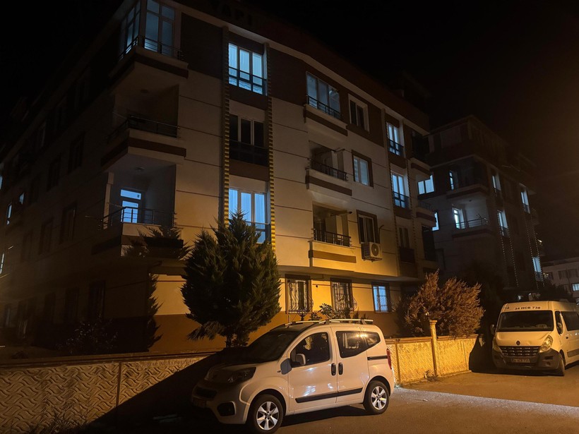 Evine kurşun yağdıran oğlunu pompalı tüfekle vurdu: Baba adliyeye sevk edildi - Resim : 1