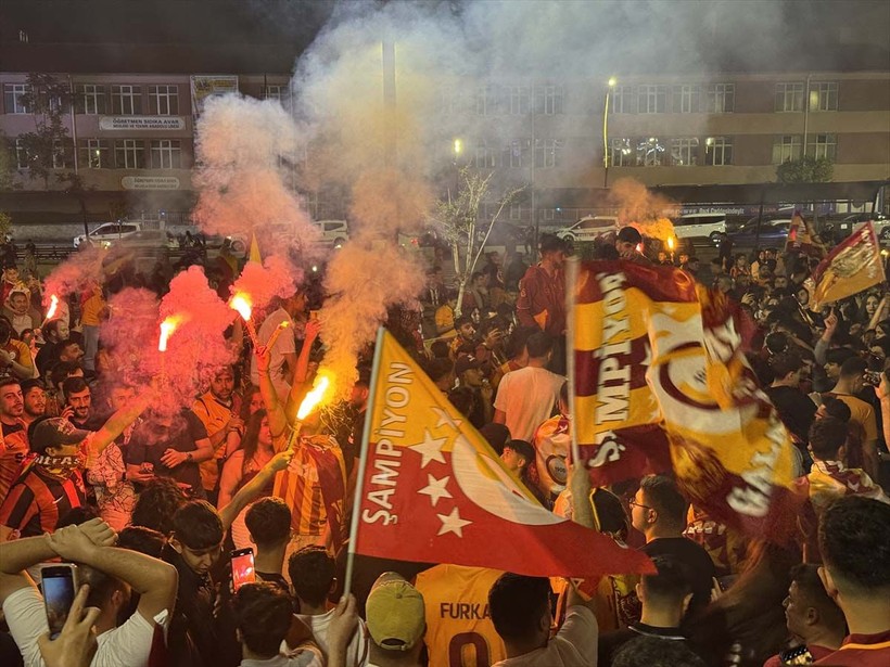 Ağrı'dan Tekirdağ'a şampiyonluk kutlaması! Yurdun dört bir yanında Galatasaraylı taraftardan kutlama - Resim: 23