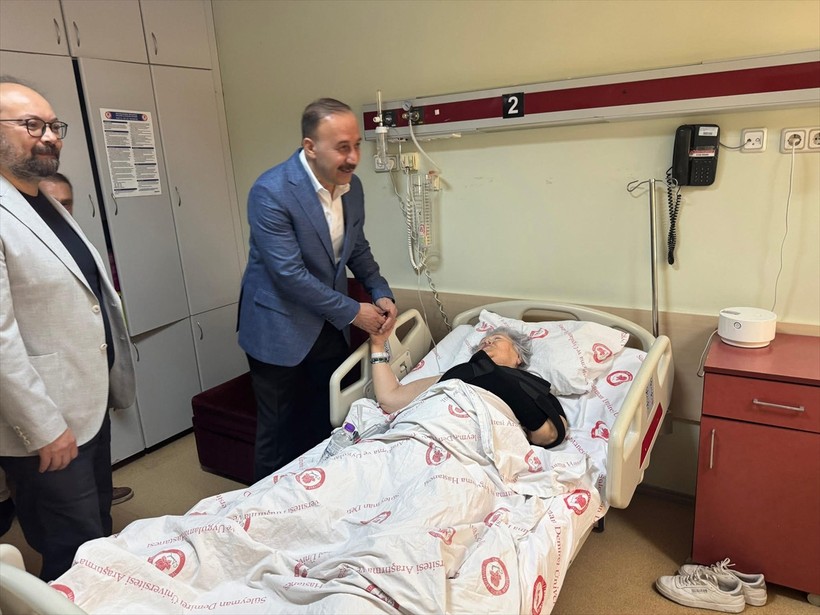 Isparta'da yolcu otobüsü ile tur midibüsü çarpıştı: 28 yaralı var - Resim : 3