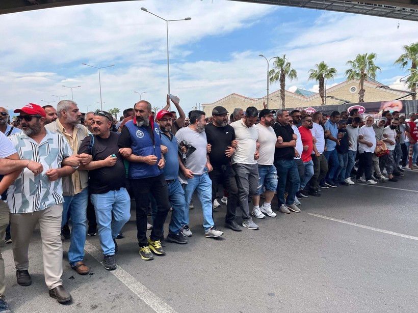 Grevde 4. gün: İzmir çöp yığınına döndü! - Resim: 6