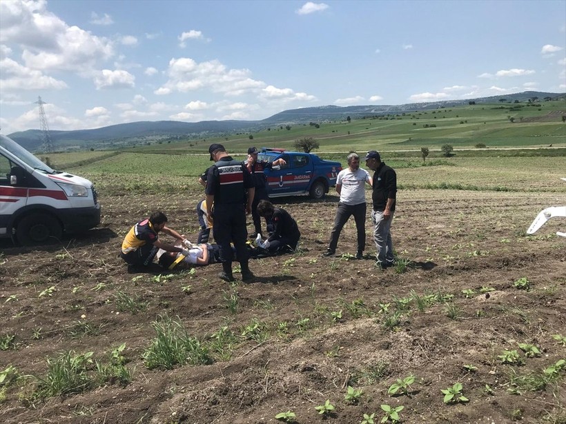 Bilecik'te eğitim uçağı kaza kırıma uğrayıp ters döndü - Resim: 2