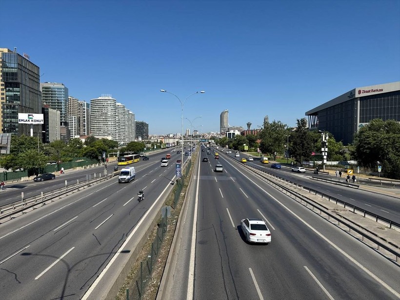 Arefe günü İstanbul'da yollar boş kaldı - Resim: 9