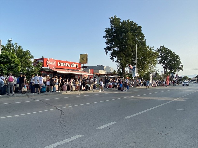 Bayramda Komşu ziyareti: Ayvalık'tan Midilli’ye kuyruk oluştu - Resim: 5