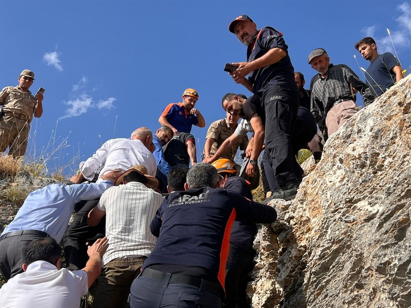 Keşif dönüşü facia: Kazadan yarım saat önce çekilen fotoğraf ortaya çıktı - Resim : 1