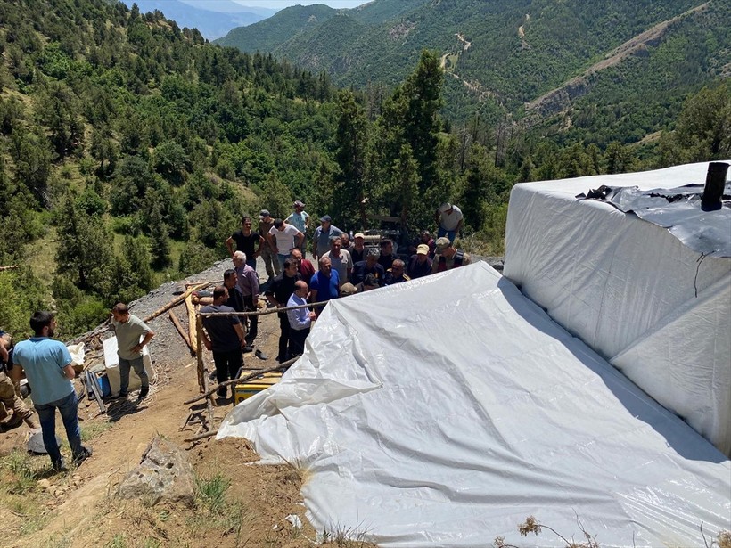 Erzurum'da maden ocağında göçük: 3 işçi hayatını kaybetti - Resim : 2
