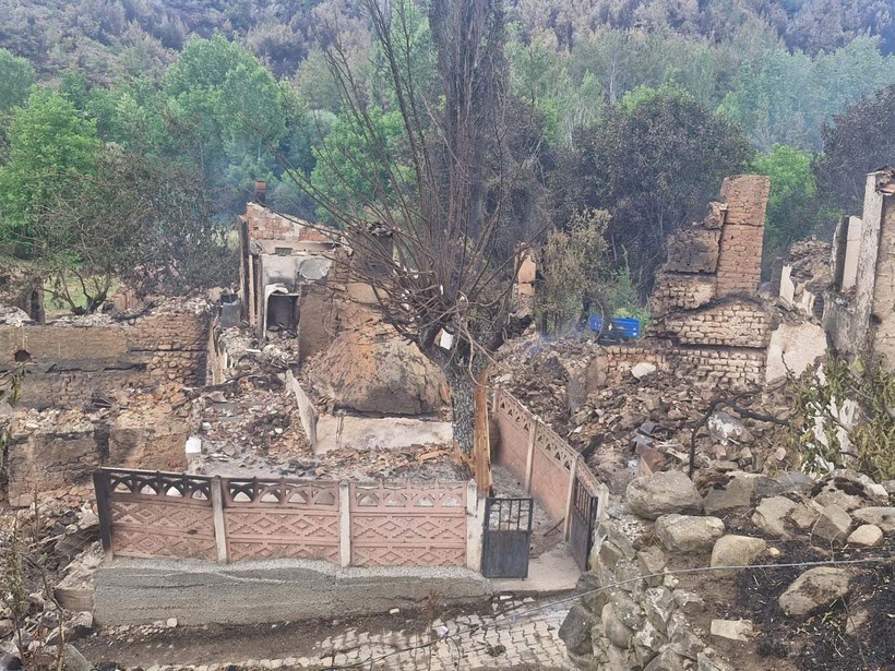 Bakan Kurum Bilecik’teki orman yangınıyla ilgili konuştu: Yaraları hızla saracağız, devletimiz yanınızdadır - Resim: 13