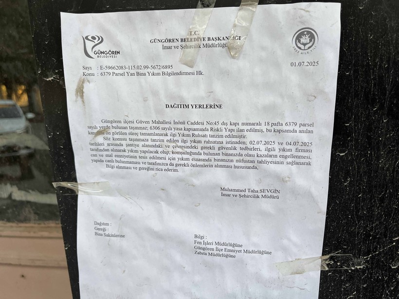 İstanbul'da banyo duvarı olmayan bina - Resim : 4
