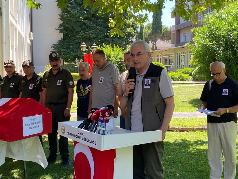 Ödemiş'te alevler arasında kalmıştı! Şehit düşen dozer operatörüne veda - Resim: 5