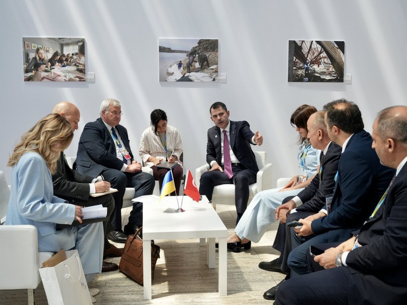 Bakan Kurum, Ukrayna Dışişleri Bakanı Sybiha ile görüştü - Resim : 3