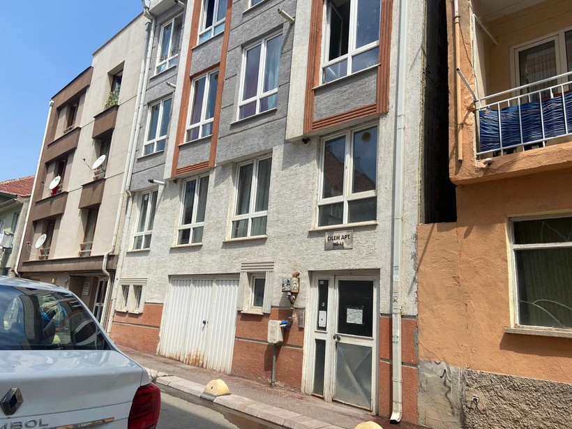 Tartıştığı sevgilisini boğazını keserek öldürdü - Resim : 1