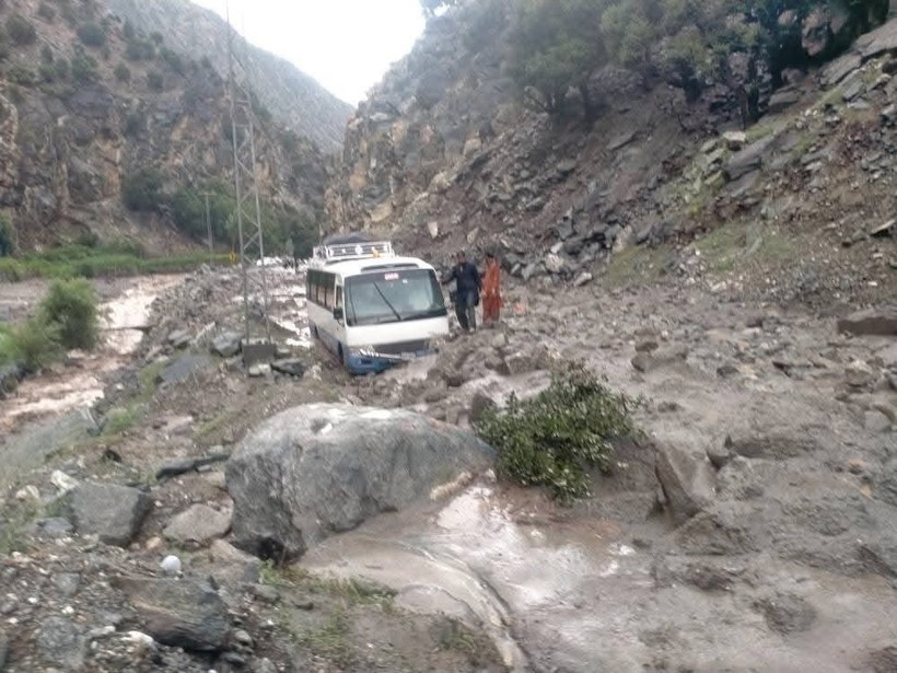 Pakistan'da muson yağmurları 242 can aldı - Resim : 1