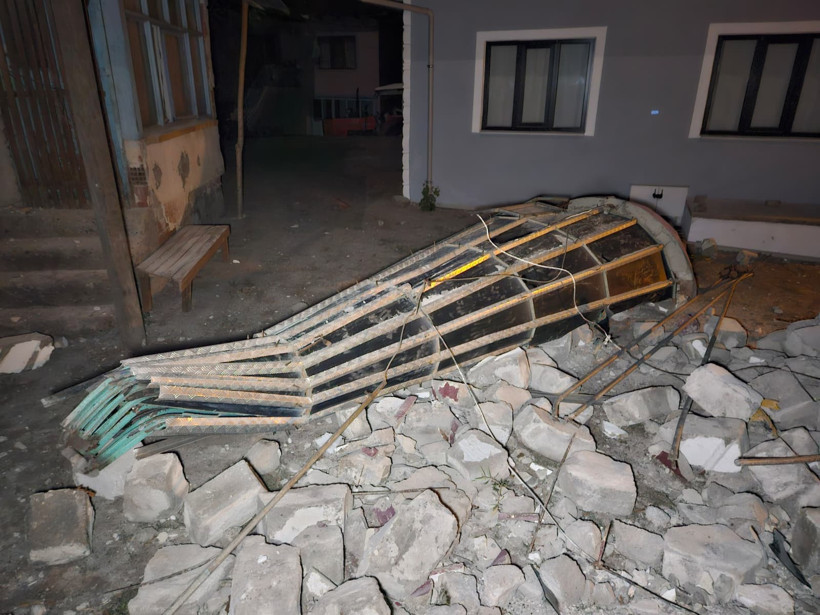 Deprem bölgesinde vatandaşlar o anları anlattı - Resim : 1