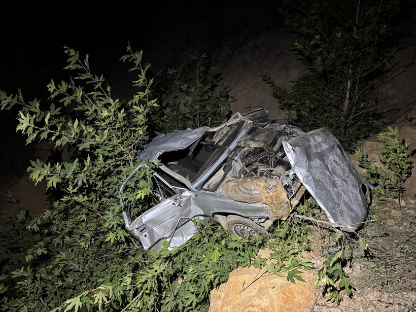 Adana'da otomobil uçuruma yuvarlandı: 5 ölü - Resim : 1