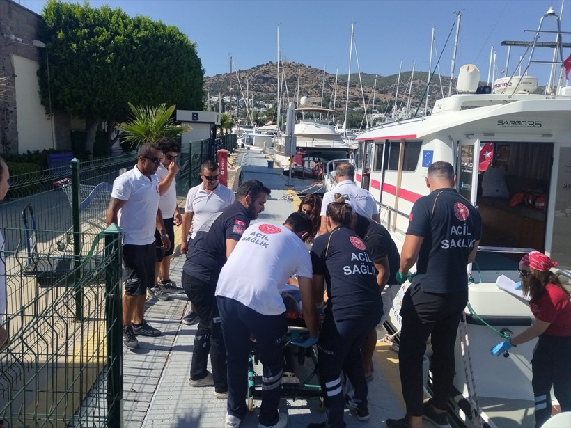 Muğla'da dalış sırasında vurgun yiyen dalgıç, İzmir'de tedaviye alındı.