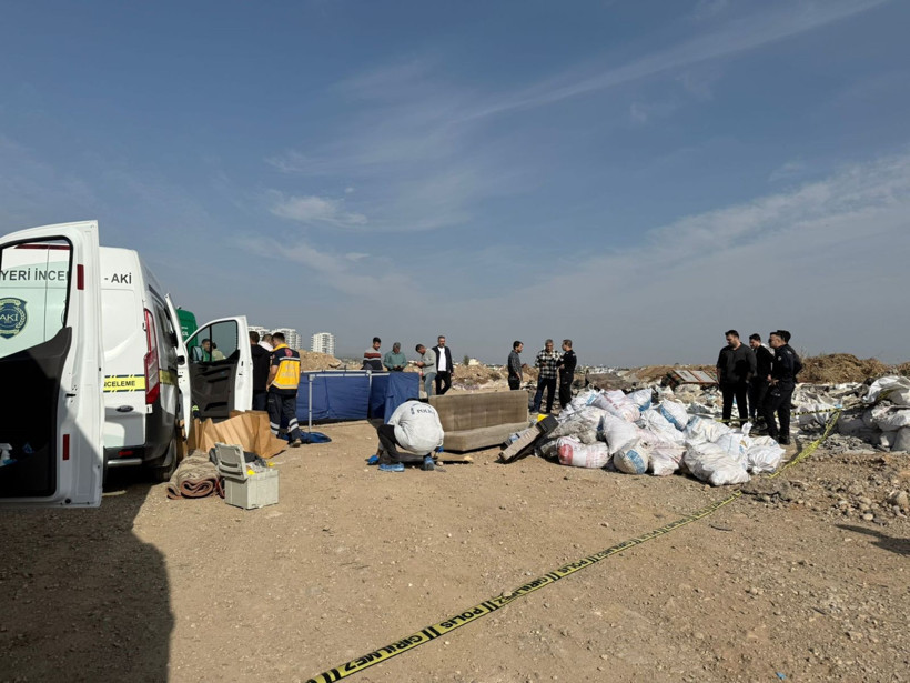 Mersin'de korkunç cinayet: Öldürüp tuzlayıp halıya sarıp çekyatla atmışlar - Resim: 2