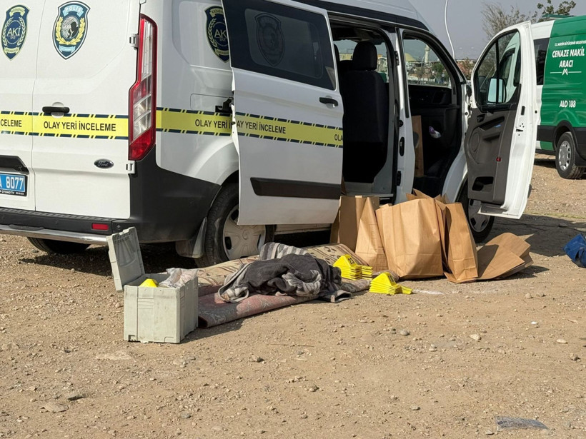 Mersin'de korkunç cinayet: Öldürüp tuzlayıp halıya sarıp çekyatla atmışlar - Resim: 3