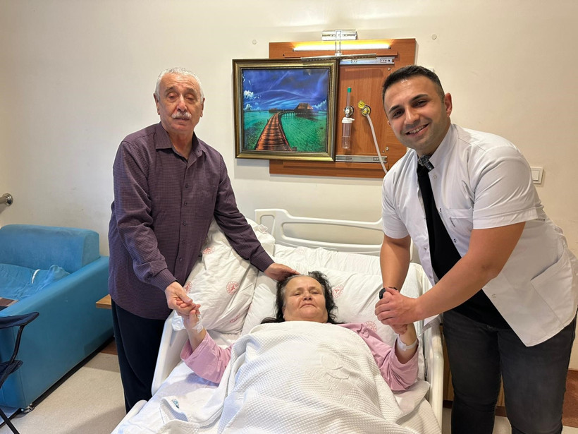 Karın ağrısı şikayetiyle gitti tıp dünyasını şoke etti! Çıkan taşları yapay zekaya saydırabildiler - Resim : 1